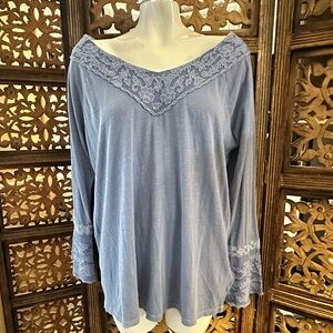 Soft Surroundings Moment In Time Pull On V Neck Bell Sleeved Lace Accent Shirt.